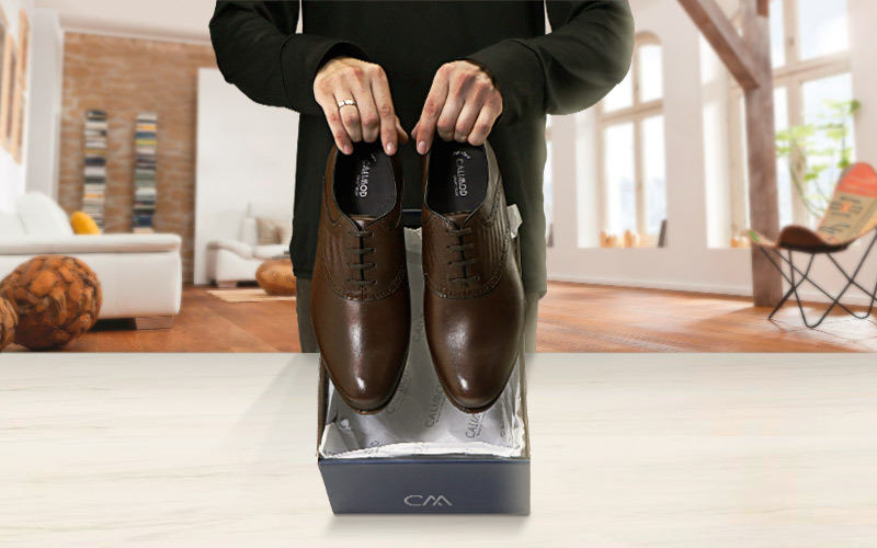 Caja de cartón para zapatos de hombre