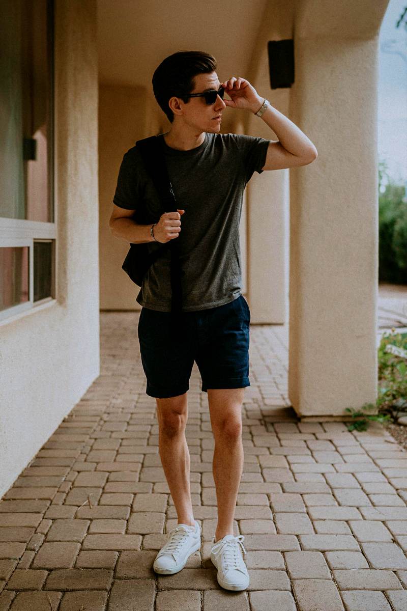 Cómo combinar zapatillas blancas +21 outfits para hombre (2024