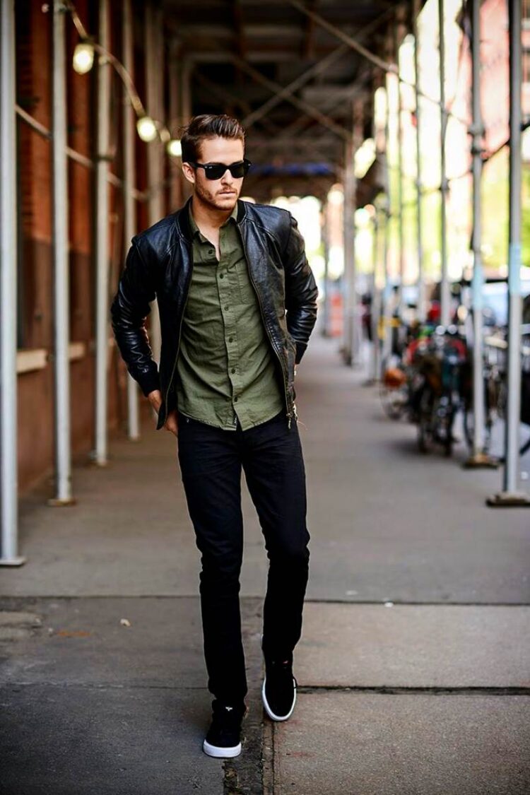 Cómo combinar zapatillas negras +18 outfits para hombre (2024)