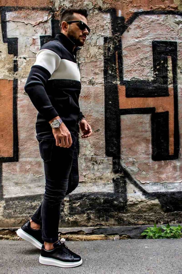 Cómo combinar zapatillas negras +18 outfits para hombre (2024)