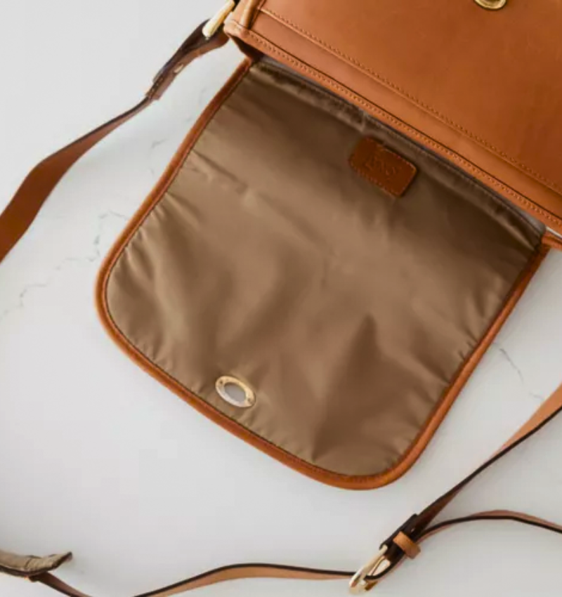 como limpiar carteras de cuero para mujer
