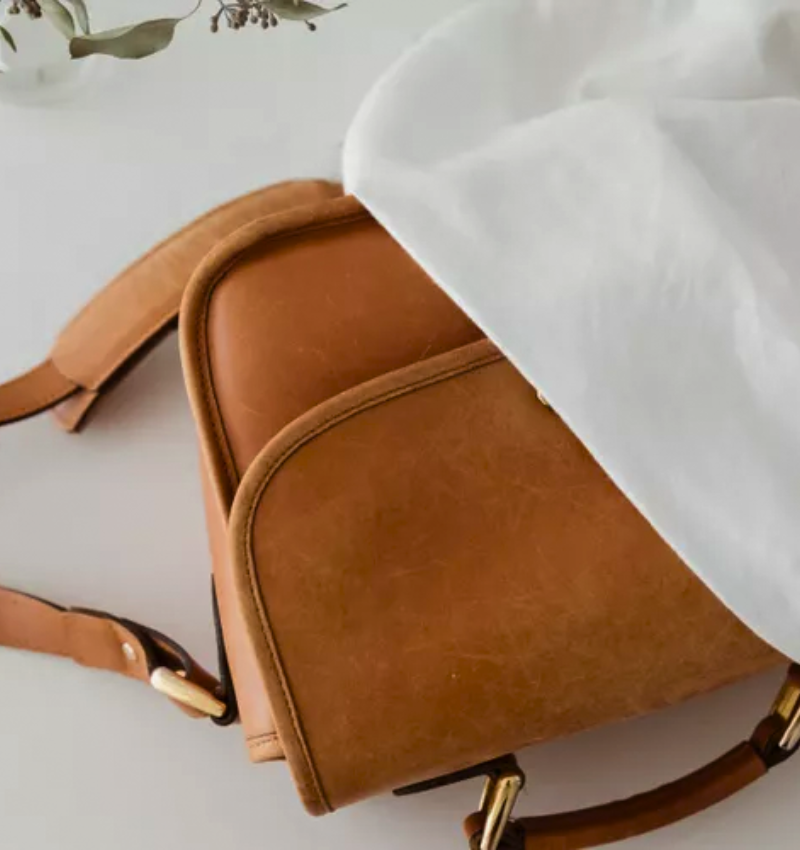 como limpiar carteras de cuero para mujer