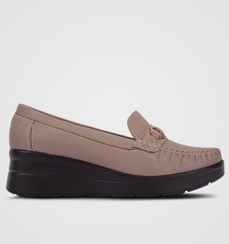 Mocasines rosados con suela ancha