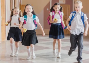 Cómo cuidar los zapatos para el colegio y hacer que duren más